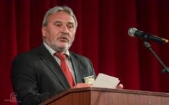 Több mint 3000 támogató aláírással indul újabb mandátumért Bokor Tibor