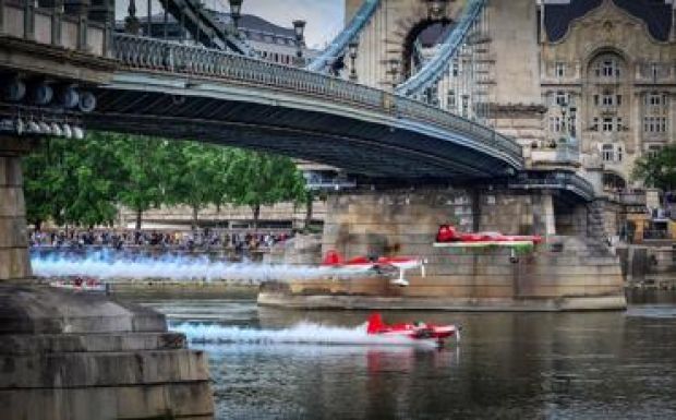 Majdnem tragédiába fulladt egy budapesti repülős rekordkísérlet