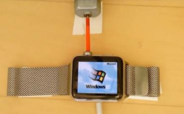 Windows 95-öt telepítettek az Apple Watchra