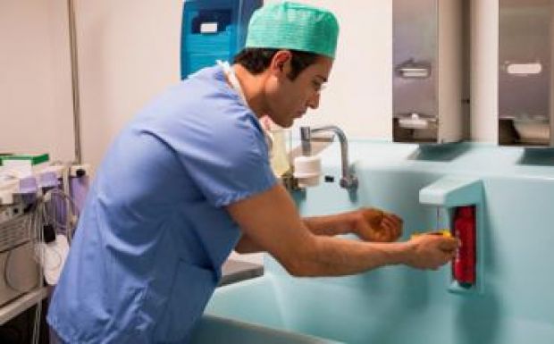 Kórházi fertőtlenítés: az orvosok szövetsége szerint nincsenek biztonságban a betegek