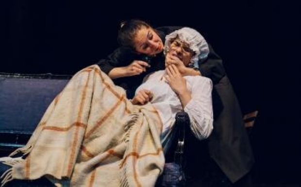 Habot kevertek kabaréval a marosvásárhelyi színis diákok