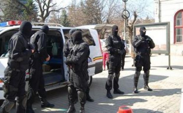 Fertőtlenítőszer-botrány: házkutatást tartanak a Hexi Pharmánál