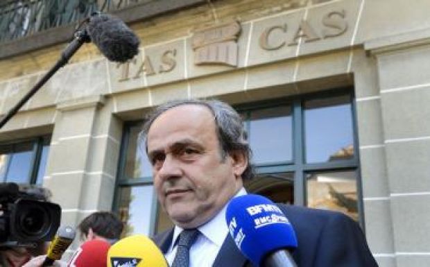 Lemond UEFA-elnöki tisztségéről Michel Platini