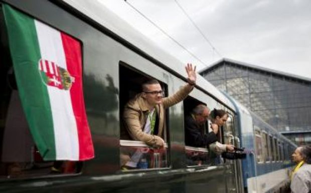 Úton van már a cél felé a Boldogasszony zarándokvonat