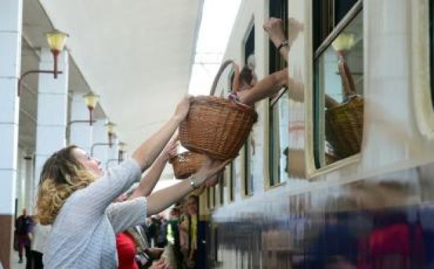 Így fogadták Kolozsváron a Boldogasszony zarándokvonatot