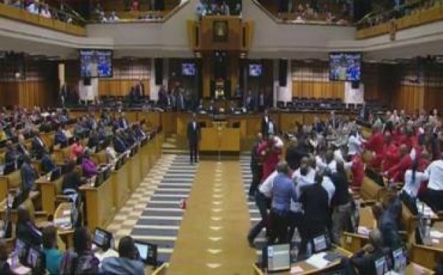 Verekedés tört ki a dél-afrikai parlamentben