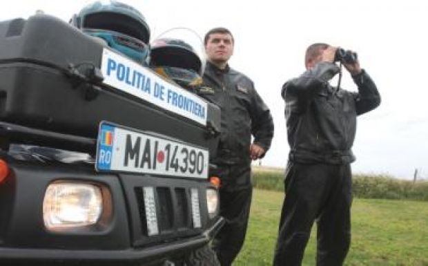 Figyelmeztet a határőrség: embercsempészés a határsértők segítése