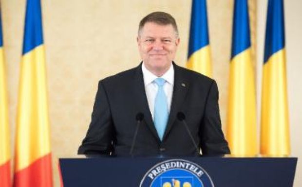 Klaus Johannis visszaküldte a parlamentnek a „plágiumtörvényt”
