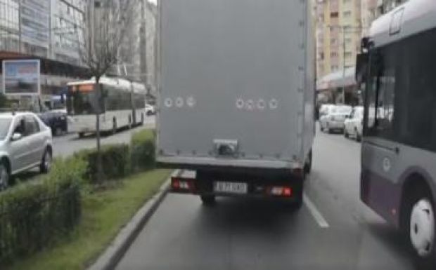 Így jut el a SMURD-autó a kolozsvári reptértől a kórházig