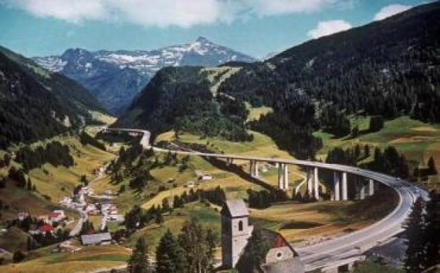 Újabb rendőrcsapatokat küld Ausztria a Brenner-hágóra