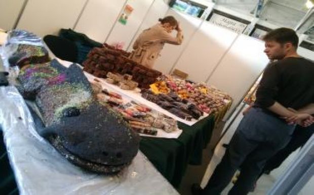 Gyümölcsös „óriásharcsát” is kínáltak a Csík Expón