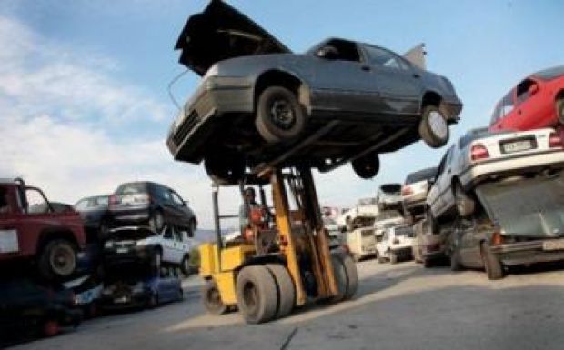 Új roncsautóprogram, több ökotámogatás – Jakab István államtitkárt kérdeztük