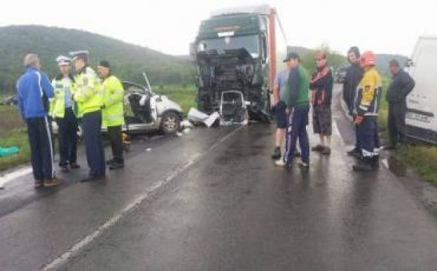 Két halott és három sebesült egy Maros megyei autóbalesetben