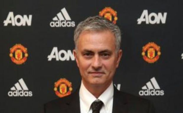 Hivatalos: José Mourinho a Manchester United edzője