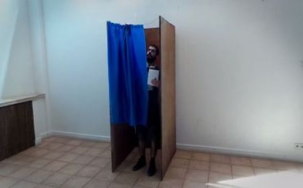 Nagyon nincs rendben a választói névjegyzék: Romániában a halottak is szavazhatnak