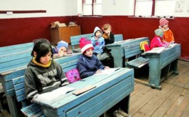Jól tanuló, de szegény családban élő diákoknak hirdettek ösztöndíj-pályázatot