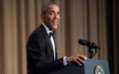 Barack Obama senkivel sem bánt kesztyűs kézzel a fehér házi tudósítók gáláján