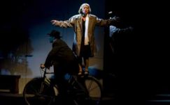 Piaf-menet: két délvidéki színház közös produkciója Marosvásárhelyen