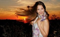 Galambos Lilla játssza Madeleine szerepét a Bál a Savoyban című előadásban 