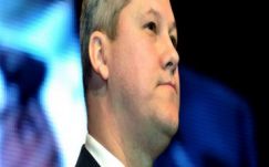 Ágoston Hugó: Pártkáosz