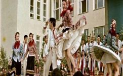 Krebsz János: Köcsögök és dudák