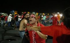 Könnygázzal oszlatták a brazil rendőrök az államfő híveit