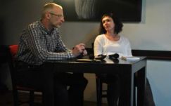 Ragasztott házak, rejtélyes állomás, képzeletbeli barátnő -  Magyari Tivadar világa