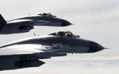 Egymástól 15 méterre húzott el két kínai vadászgép és egy amerikai felderítő