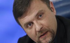 Előzetes letartóztatásba helyezik a lengyel Putyin-barát párt őrizetbe vett vezetőjét