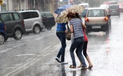 A hét végén sem ússzuk meg az esőt