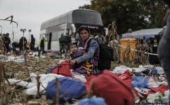 Ismét sok migráns várakozik a szerb-magyar határon