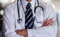 Onkológusokat gyanúsítanak, hogy megvesztegette őket egy gyógyszerforgalmazó cég