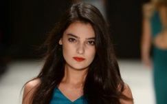 Bűnösnek mondták ki Törökország szépét Erdogan megsértése miatt