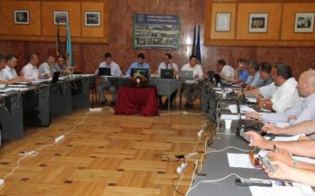 Nőtt a román tanácsosok száma a Hargita megyei önkormányzatban