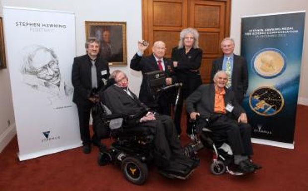 Kiosztják az első Hawking-díjakat