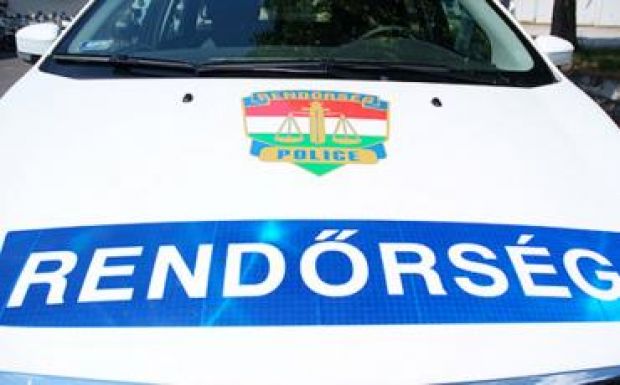 Zavart elmeállapotú romániai nő gyalogolt az M1-es autópályán