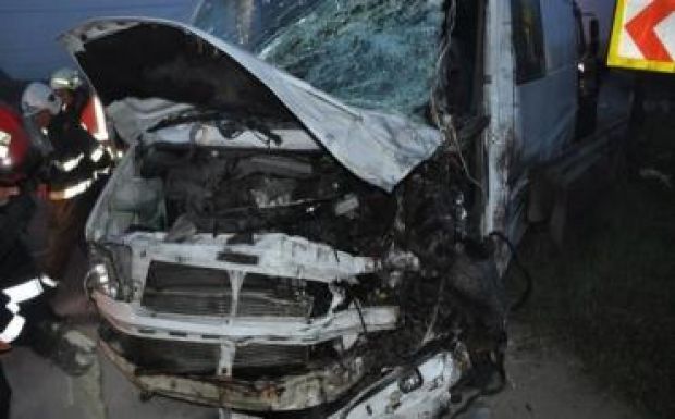 Két kisbusz rohant egymásba Beszterce-Naszód megyében 