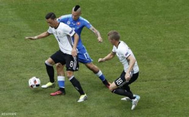 EURO-2016:  Magabiztos győzelemmel jutott a legjobb nyolc közé Németország