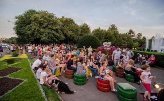 Mosoly, boldogság és örömzene Szatmárnémetiben