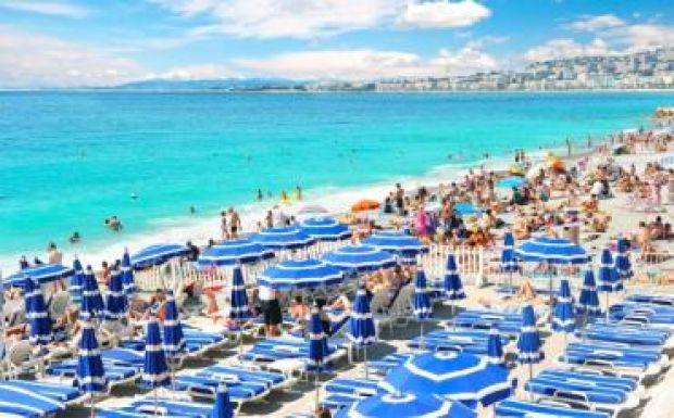 Fegyveres rendőrök őrzik idén a francia strandokat