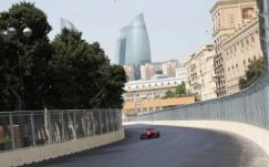 Forma-1: először próbálták ki a bakui pályát