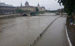 Árvíz fenyegeti a francia fővárost