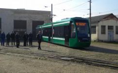 Béremelésért tüntettek az aradi villamosvezetők