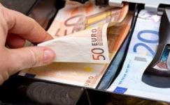 Stagnált az euróövezet kiskereskedelmi forgalma áprilisban, Romániában növekedett