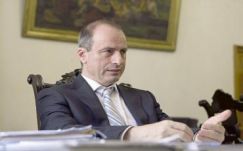 A parlament a mezőgazdasági miniszter leváltását kezdeményezte