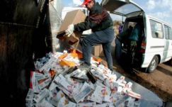 Tíz cigarettából egyet illegálisan értékesítenek az EU-ban