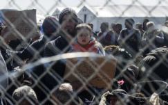 Görögországban elkezdődött a menekültek regisztrálása