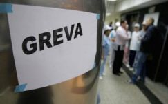 Leállhat az ügyintézés, sztrájkolni készülnek az önkormányzati hivatalnokok