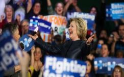 Hillary győzött, Sanders maradt