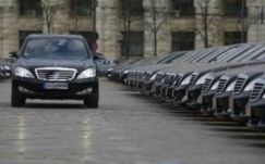 Az állami intézmények hatalmas összegeket költenek autóbérlésre